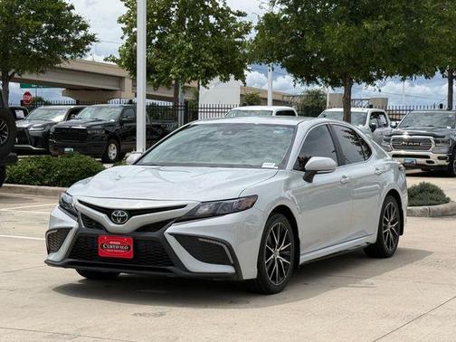 Ice 2024 Toyota Camry SE