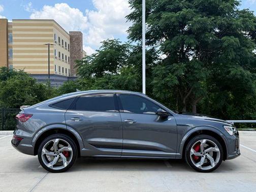 Daytona Gray Pearl Effect 2024 Audi SQ8 e-tron Premium Plus