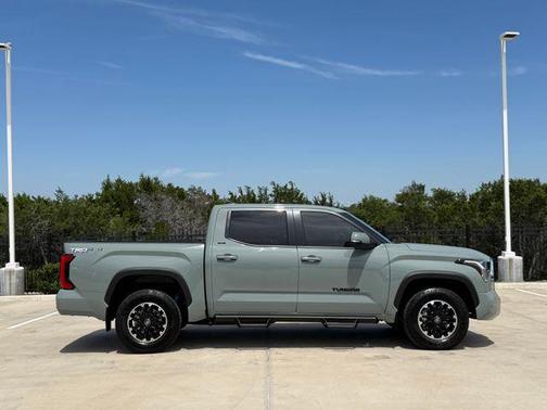 Lunar 2026 Toyota Tundra SR5