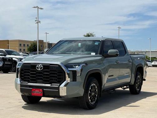 Lunar 2026 Toyota Tundra SR5