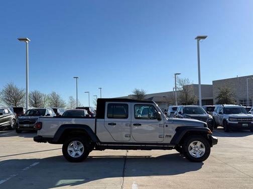 2020 Jeep Gladiator Sport