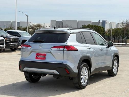 2025 Toyota Corolla Cross LE