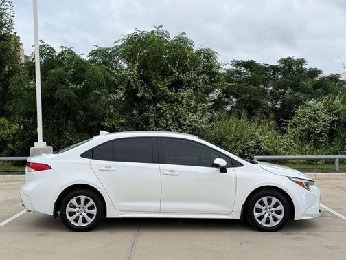 Ice 2025 Toyota Corolla Hybrid LE