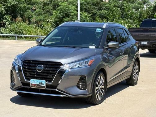 Gun Metallic 2021 Nissan Kicks SV