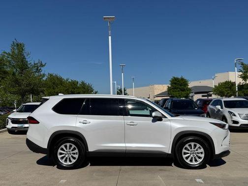 Pearl 2024 Toyota Grand Highlander XLE