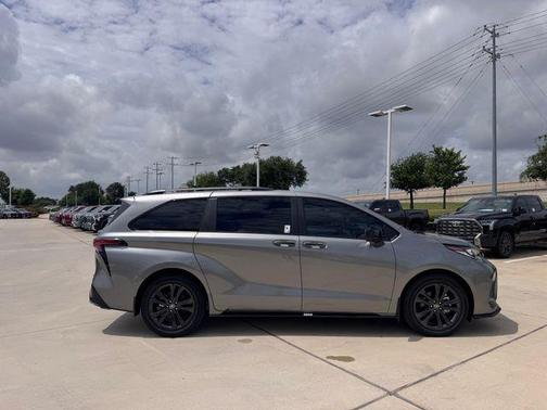 Metal 2026 Toyota Sienna XSE 7 Passenger