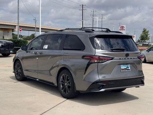 Metal 2026 Toyota Sienna XSE 7 Passenger