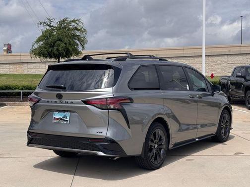 Metal 2026 Toyota Sienna XSE 7 Passenger