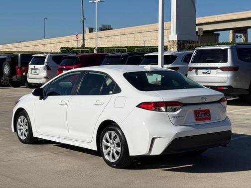 Ice 2026 Toyota Corolla LE