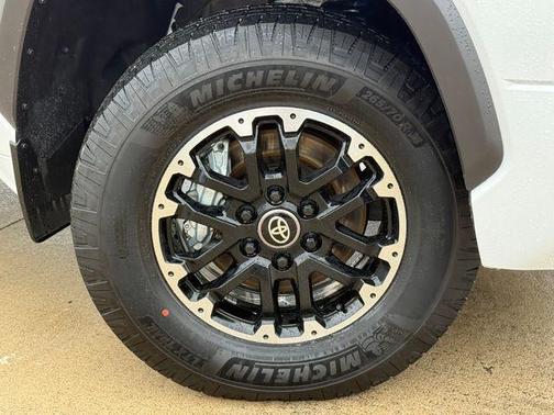 Ice 2026 Toyota Tundra SR5