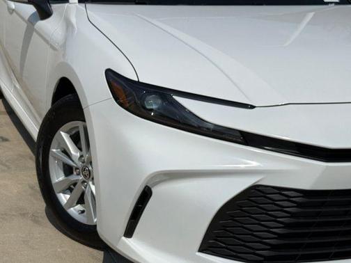 Ice 2026 Toyota Camry LE