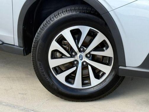 Ice Silver Metallic 2022 Subaru Outback Premium