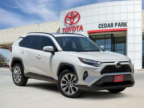 Blizzard Pearl 2022 Toyota RAV4 XLE Premium