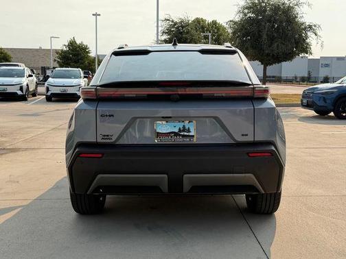Cement 2026 Toyota C-HR SE