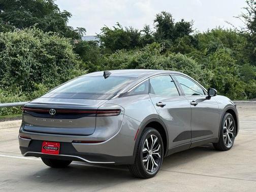 Metal 2025 Toyota Crown XLE