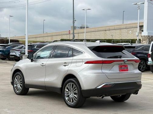 Titanium 2024 Toyota Venza Limited