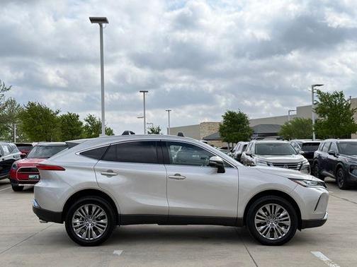 Titanium 2024 Toyota Venza Limited