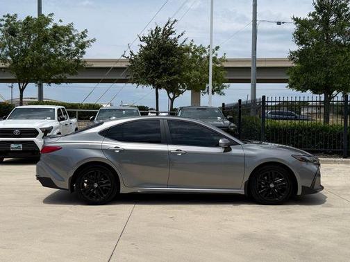 Metal 2026 Toyota Camry SE