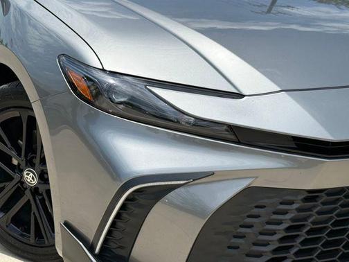 Metal 2026 Toyota Camry SE