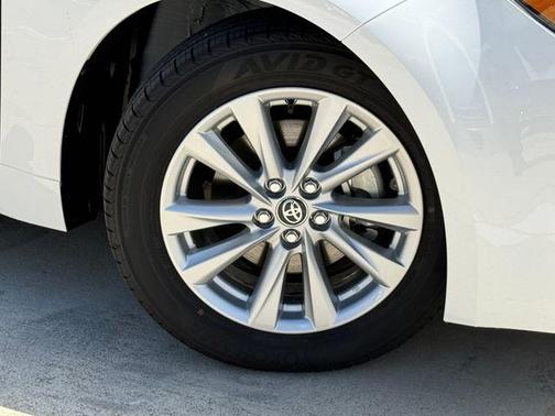 Ice 2026 Toyota Corolla Hatchback SE