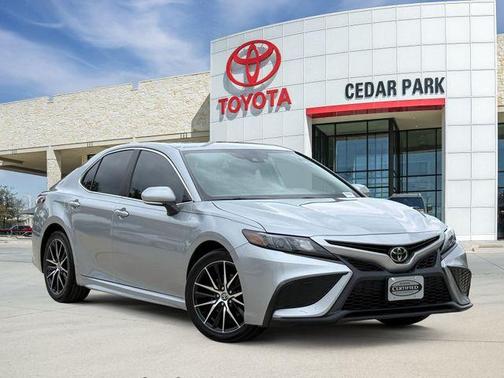 Celestial Silver Metallic 2022 Toyota Camry SE