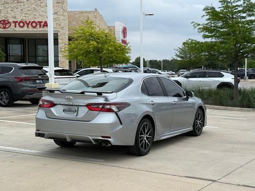 Celestial Silver Metallic 2022 Toyota Camry SE