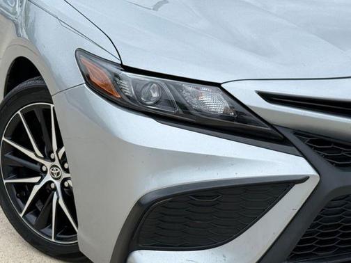 Celestial Silver Metallic 2022 Toyota Camry SE