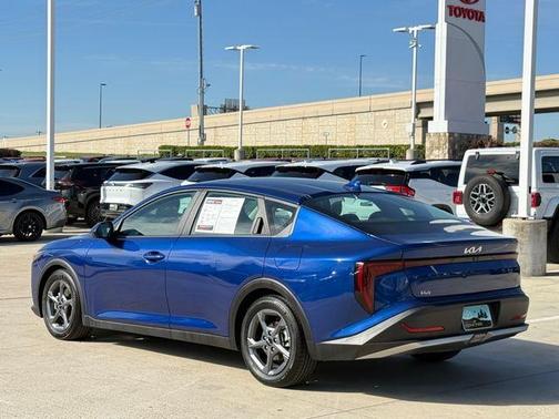 Deep Sea Blue 2025 Kia K4