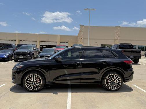Mythos Black Metallic 2025 Audi SQ5 3.0T quattro Premium
