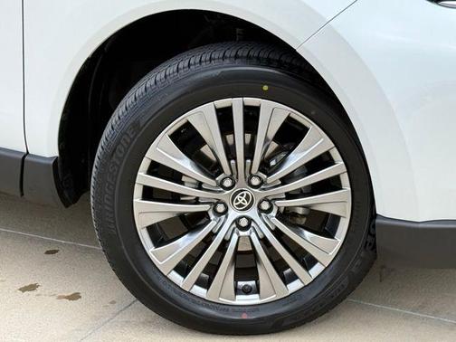 Pearl 2024 Toyota Venza Limited