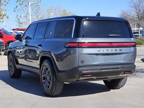 2024 Rivian R1S Adventure