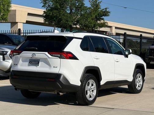 Super White 2021 Toyota RAV4 XLE