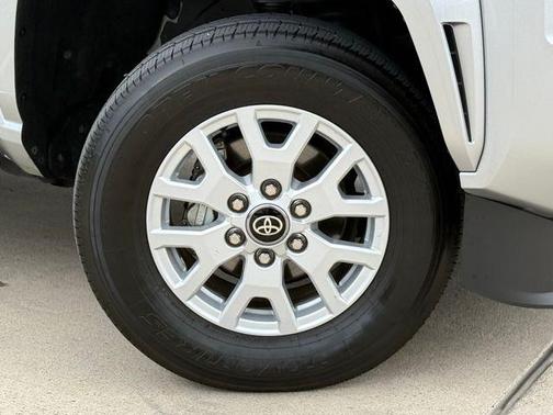 2025 Toyota Tacoma SR5