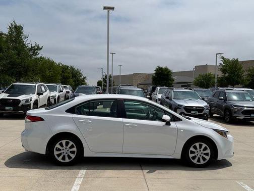 Ice 2026 Toyota Corolla LE