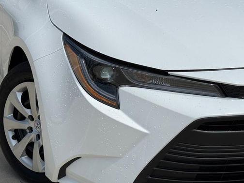 Ice 2026 Toyota Corolla LE