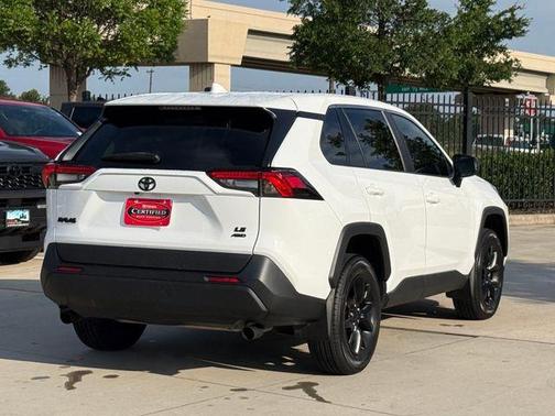 Ice 2023 Toyota RAV4 LE
