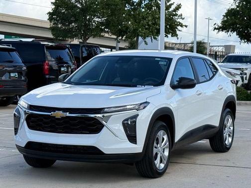 Summit White 2026 Chevrolet Trax LS