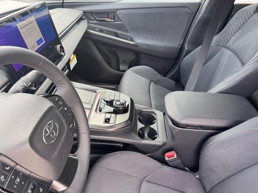 Cement 2026 Toyota C-HR XSE