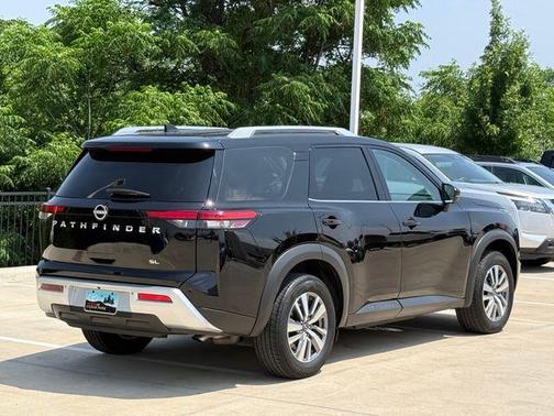 Super Black 2025 Nissan Pathfinder SL