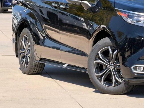 Midnight Black Metallic 2026 Toyota Sienna Platinum 7 Passenger