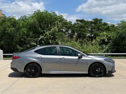Metal 2026 Toyota Camry SE
