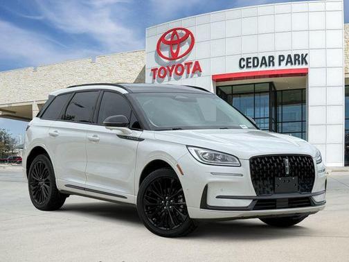 White Metallic 2023 Lincoln Corsair Reserve