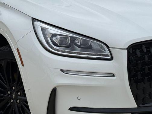 White Metallic 2023 Lincoln Corsair Reserve