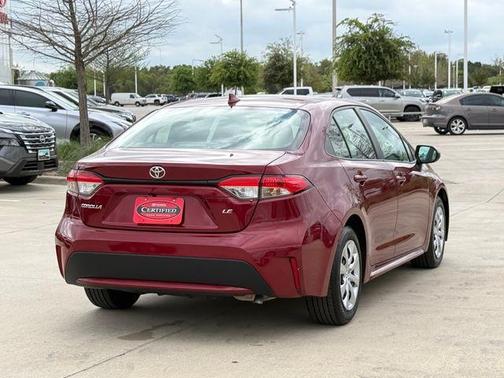 Pearl 2022 Toyota Corolla LE