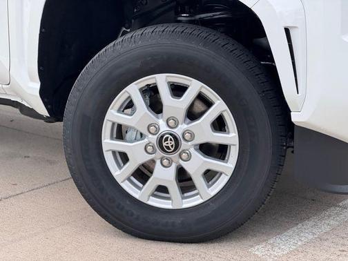 Ice 2026 Toyota Tacoma SR5
