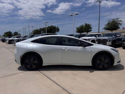 Desert Wind 2026 Toyota Prius Plug-In Hybrid SE