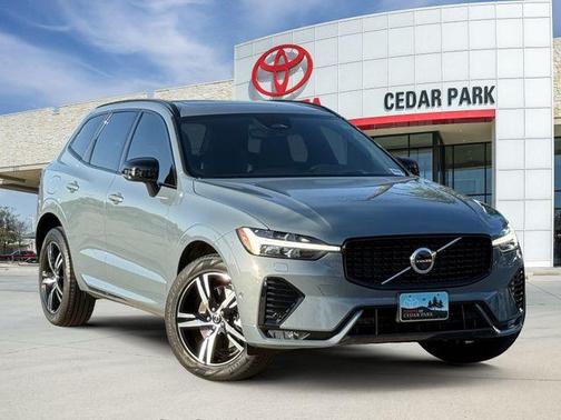 Thunder Gray Metallic 2022 Volvo XC60 B5 R-Design