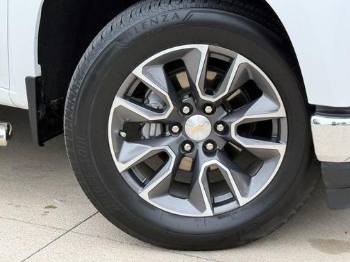 Summit White 2021 Chevrolet Silverado 1500 LT