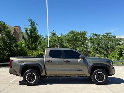 Bronze 2024 Toyota Tacoma TRD Off Road