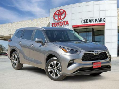 Metal 2025 Toyota Highlander XLE